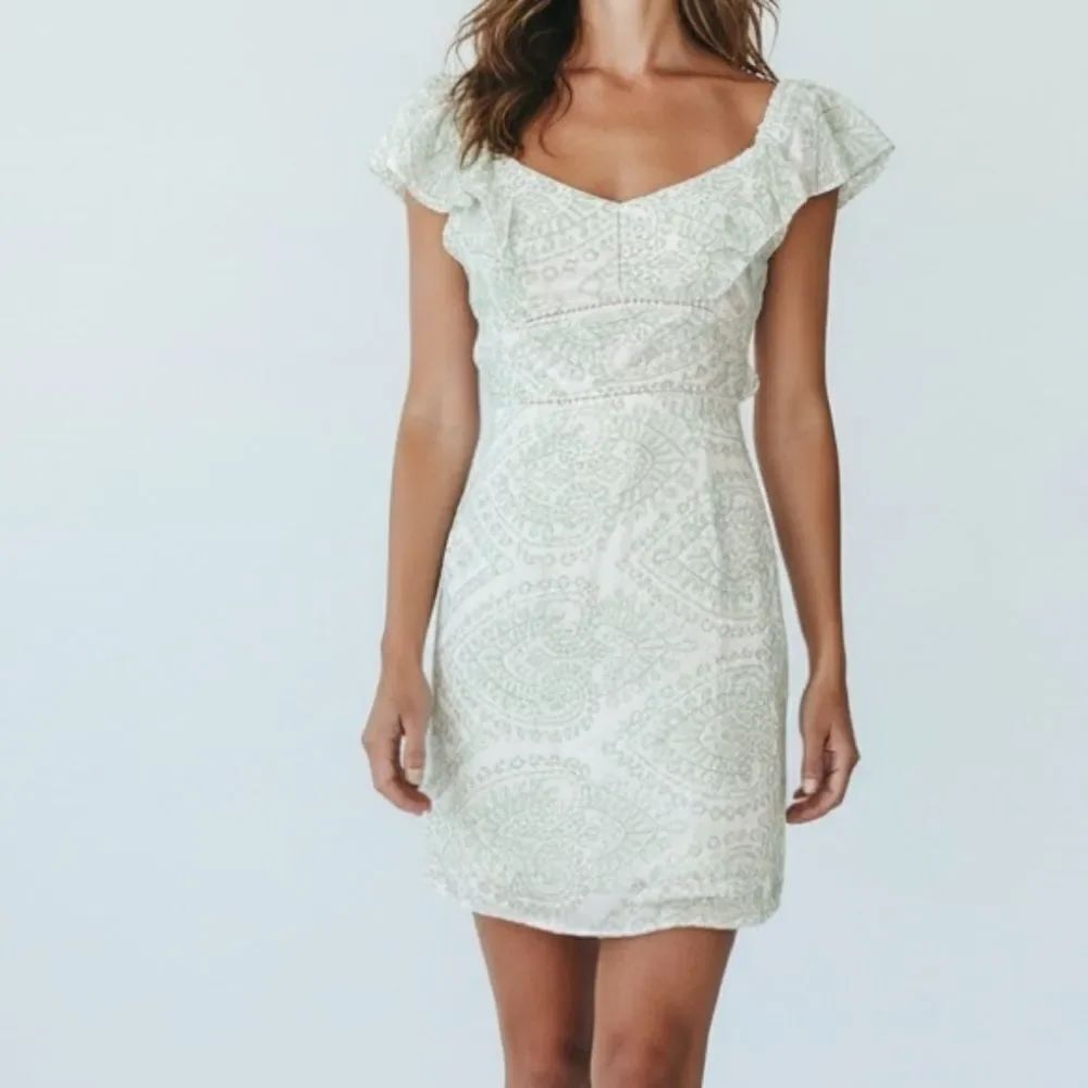 MINKPINK Ruffled Off-Shoulder Embroidered Patterned Mini Dress in Size XS